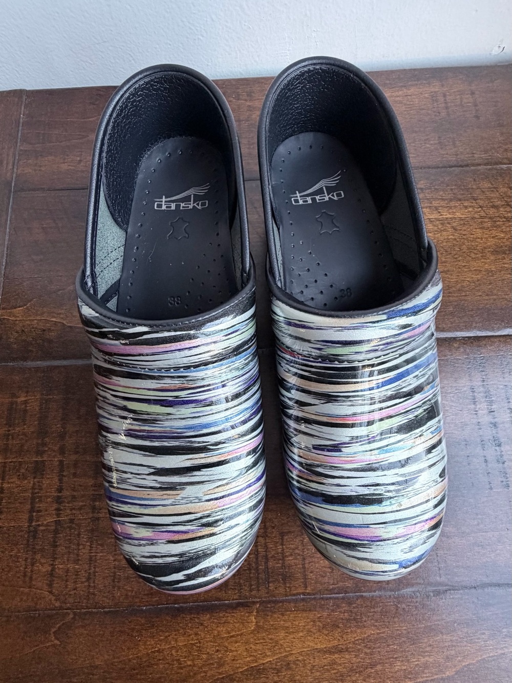 Dansko Professional Clogs Womens 38 / 7.5-8 Multicolor Stripe Patent Leather